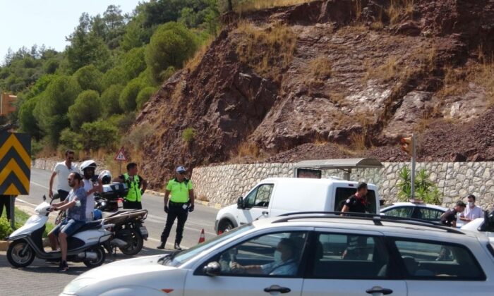 Marmaris Datça karayolu trafiğe kapandı!.