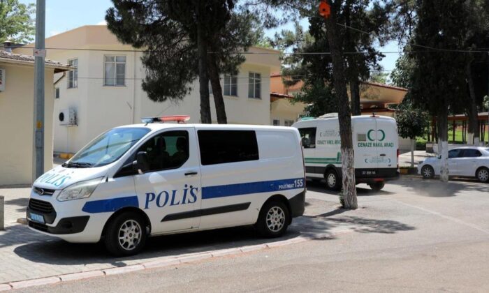 Evlat dehşeti! 58 yaşındaki babasını bıçaklayarak katletti!.