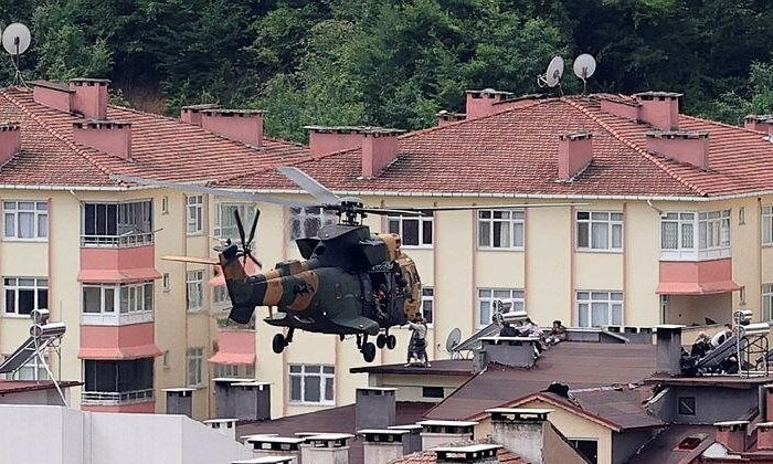 Mehmetçik, sel bölgesinde mahsur kalan 353 vatandaşı helikopterlerle tahliye etti!.