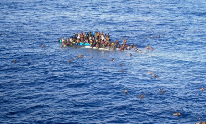 İspanya’ya gitmeye çalışan göçmen botu, Kanarya Adaları açıklarında battı!. 39 ölü..