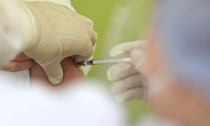 Almanya’da aşı olmayanlara yeni yasaklar getirildi!.