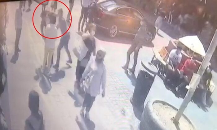 İyi Parti İstanbul İl Başkanı Buğra Kavuncu’ya yumruk atan şahıs yakalandı!.