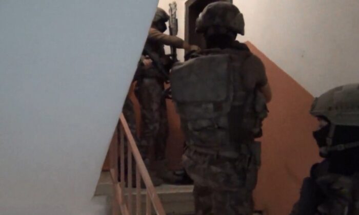 İstanbul’da 8 ilçede DEAŞ operasyonu! 10 gözaltı..