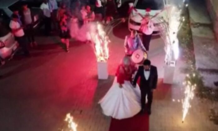 Pozitif gelin mahalle düğünü yapınca, 24 kişi karantinaya alındı!.