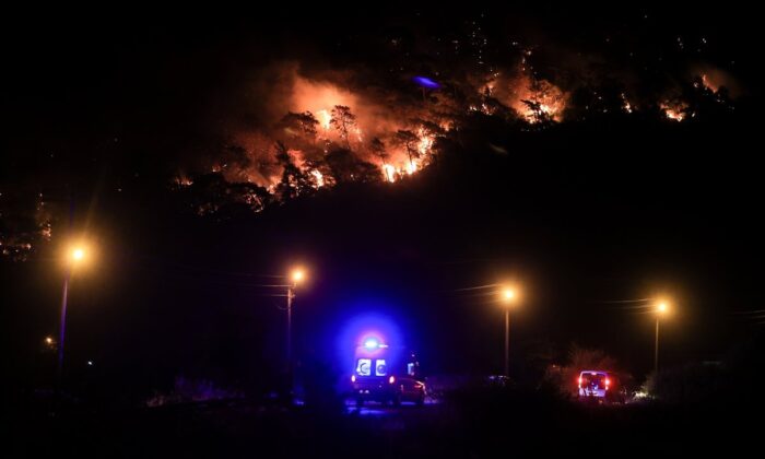 Havadan ve karadan müdahale sürüyor! Yangınlarda son durum..