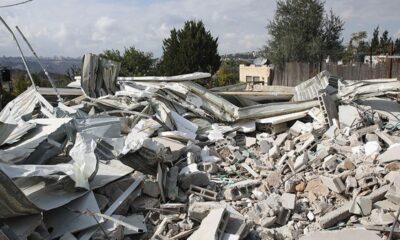 Kudüs’te İsrail terörü bitmiyor!. Filistinli aileye evlerini elleriyle yıktırdılar!.