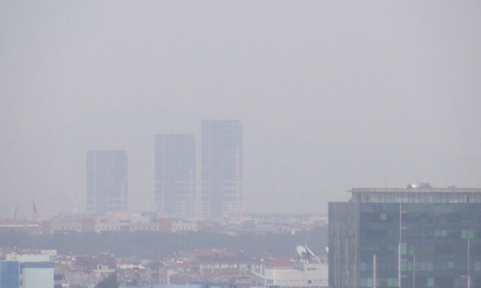 Yunanistan’da ki yangınlar İstanbul’da kül bulutuna sebep oldu!.