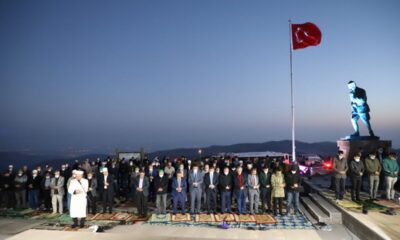 Zafer Treni yolcuları Büyük Taarruz’un başladığı yerde.. 99 genç Sabah Namazı kılıp, dualarla şehitleri andı!.