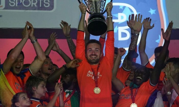 Mert Günok Başakşehir’den resmen ayrıldı, Beşiktaş’a geliyor!.