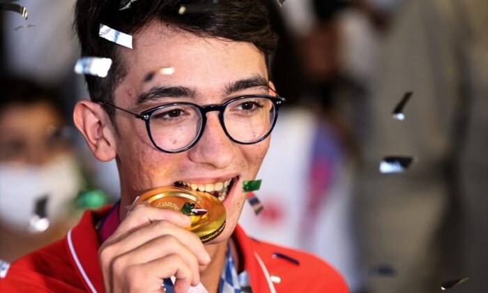 Olimpiyat şampiyonu Mete Gazoz İstanbul’da..