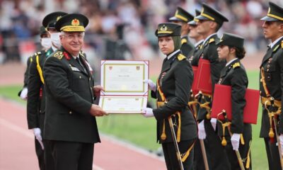 Kara Harp Okulu tarihinin ilk başörtülü öğrencisi ve ilk subayı Müberra Öztürk..