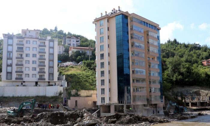 Savcılık, selde çöken Ölçer Apartmanı’nın müteahhidinin mal varlığına tedbir kararı koydurdu!.