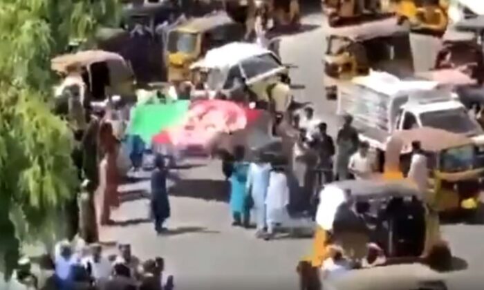 Afganistan’da Taliban karşıtı gösterilerde 3 kişi öldü, 13 kişi yaralandı!.