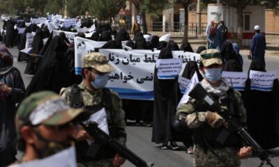 Kabil’de kadınlardan Taliban’a destek..