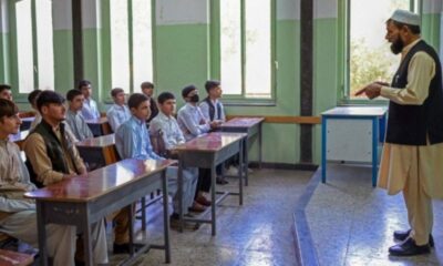 Afganistan’da kız öğrencilerin okula dönmesine izin yok!.