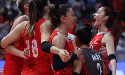 Cumhurbaşkanı Erdoğan, yarı finale yükselen Filenin Sultanları’nı tebrik etti!.