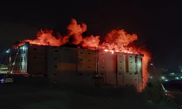 Arnavutköy’de fabrika yangını…