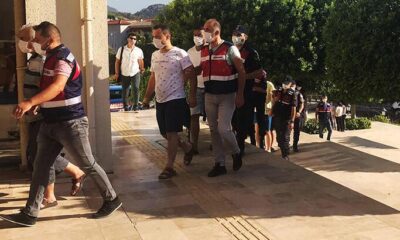 9 FETÖ’cü, Marmaris açıklarında lastik botta yakalandı!.