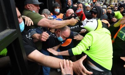 Avustralya’da inşaat işçilerinden aşı karşıtı protesto! Şantiyeler kapatıldı!.