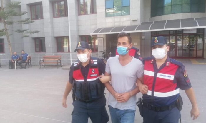 Antalya’da ormanı yakarken suçüstü yakalanan zanlı tutuklandı!.