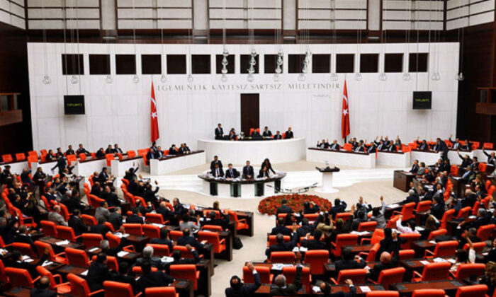 AK Parti Yarı Başkanlık Sistemini rafa kaldırıyor!. Güçlendirilmiş Parlamenter Sistem geri geliyor!.