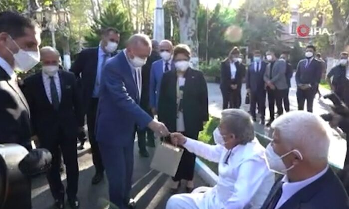 Cumhurbaşkanı Erdoğan, Darülaceze sakinleriyle bir araya geldi!.