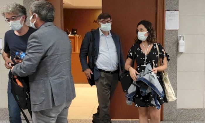 FETÖ’nün eski kalemşörüne mahkemede CHP’li milletvekili kefil oldu!.