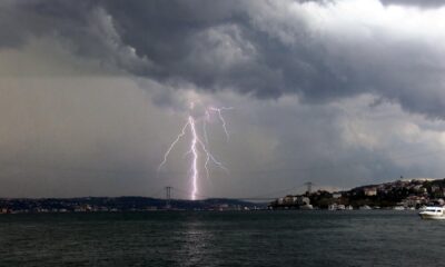 İstanbul için Sarı Alarm!. Yarın sabah şiddetli yağış sel baskınlarına hazır olun!.