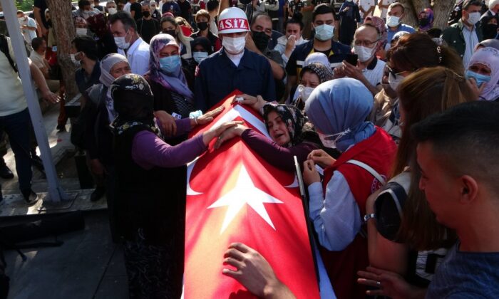 İdlib Şehidi Mücahit Sınırtepe’ye acı veda..