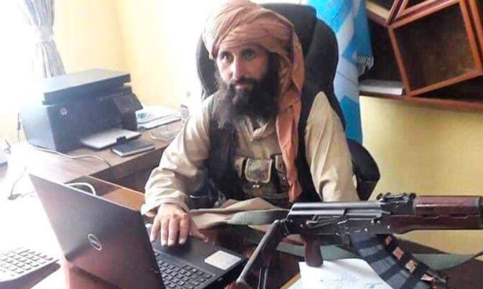 Afganistan’ın yeni Merkez Bankası Başkanı verdiği poz ile sosyal medyayı salladı!.