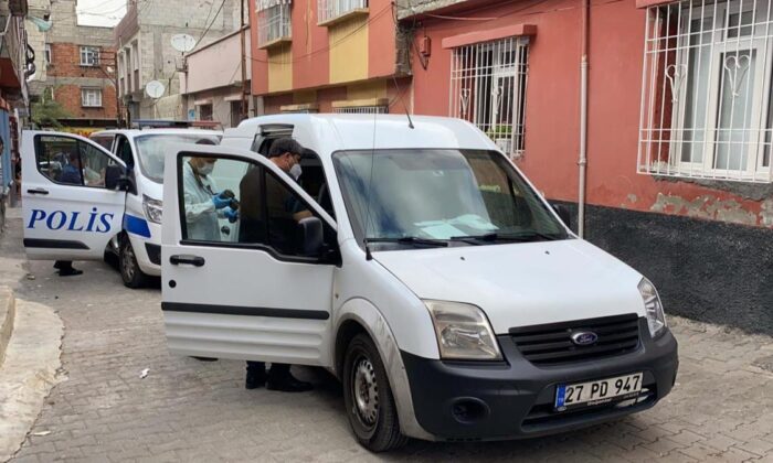 Yeğenini av tüfeği ile vurdu!.