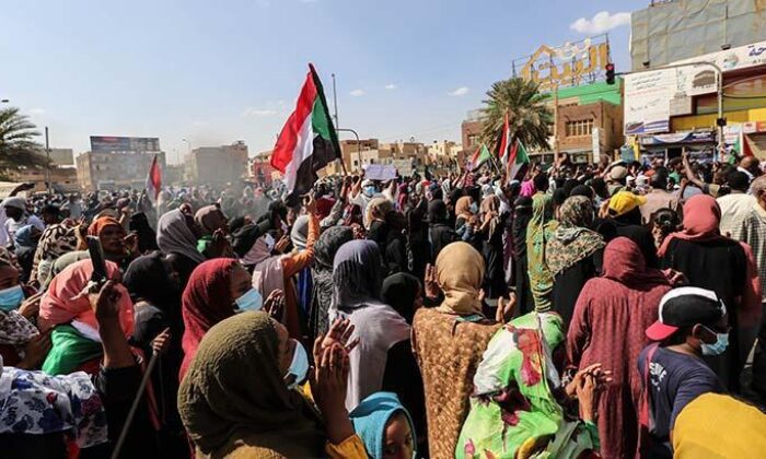 Sudan’da ki gösterilerde 2 protestocu hayatını kaybetti!.