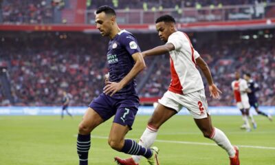 Ajax, PSV Eindhoven’ı farklı geçti!.