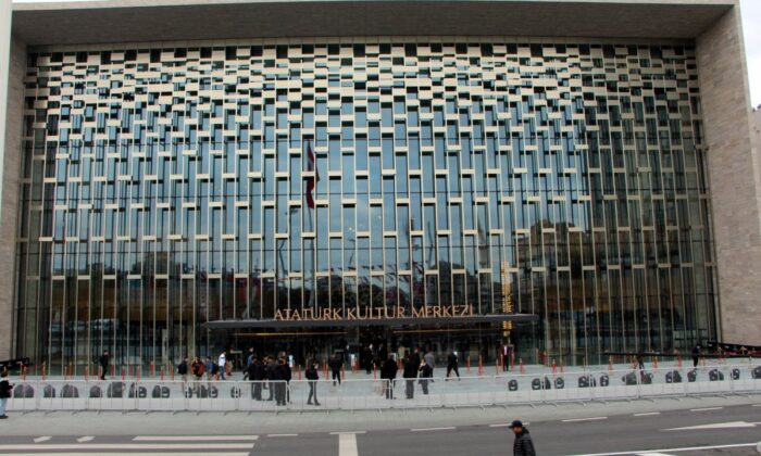 Atatürk Kültür Merkezi açılışa hazırlanıyor!.
