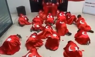 Cumhuriyet Bayramı adı altında el kadar çocuklara tapınma ayini yaptırdılar!.