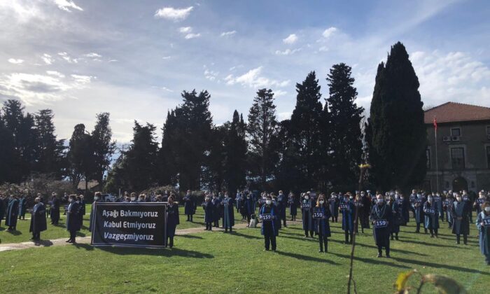 Hıyar gibi dikilip duracağınıza eğitim verin!. “En İyi Üniversiteler” sıralamasında Boğaziçi tepe taklak!.