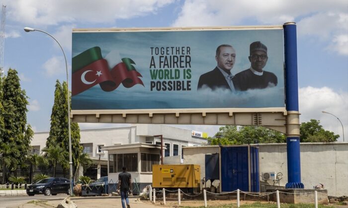 Nijerya’da Cumhurbaşkanı Erdoğan afişleri..