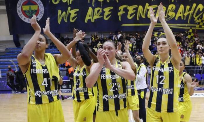 Fenerbahçe, bayanlarda file ve pota derbilerini kazandı!.