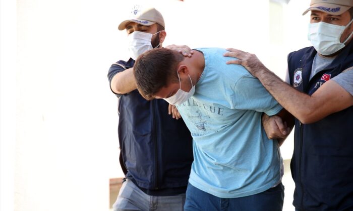 Adana’da şehitler ormanını yakan zanlı, 5’inci kez yangın çıkartırken yakalandı!.