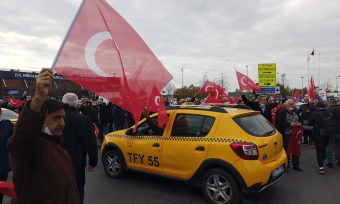 Yenikapı’da taksici eylemi..