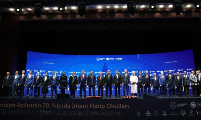 Yeniden açılışının 70. yılında İmam Hatip Okulları Sempozyumu başladı!.