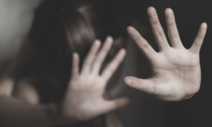 Balıkesir’de eski öğrencisine cinsel istismarda bulunan öğretmen tutuklandı!.