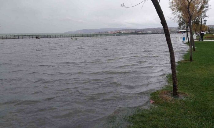Tekirdağ’da deniz şehre taştı!.