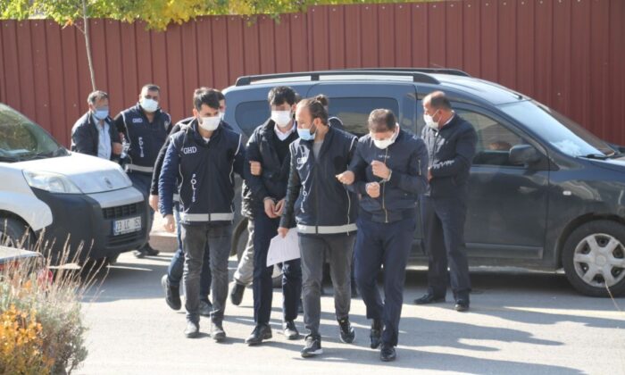 Elazığ’da göçmen kaçakçılarına operasyon! 5 tutuklama..