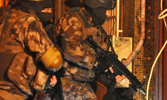 FETÖ’nün gaybubet evlerine eş zamanlı operasyon! Çok sayıda gözaltı var!.