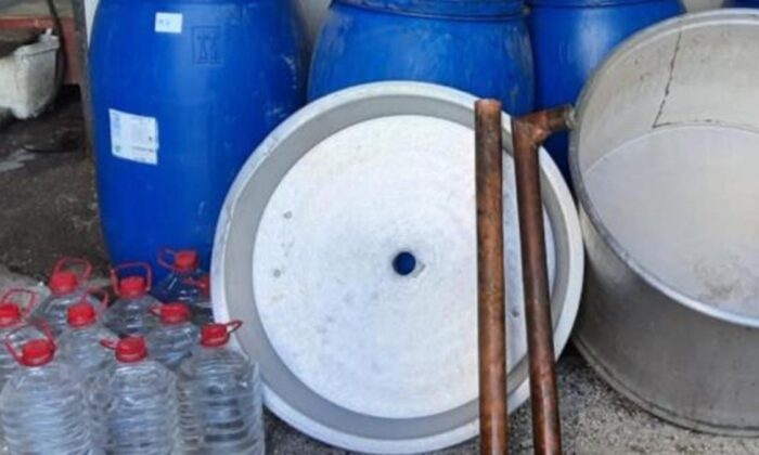 Adana’da sahte içki operasyonu..