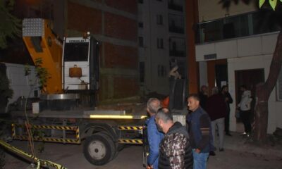 İzmir’de bir binada kayma! AFAD ekipleri devreye girdi, 5 bina boşaltıldı!.