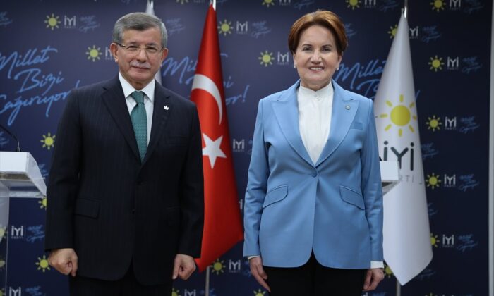 Ahmet Davutoğlu’ndan Meral Akşener’e ziyaret..