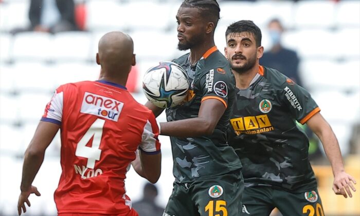 Akdeniz derbisinin galibi Antalyaspor..