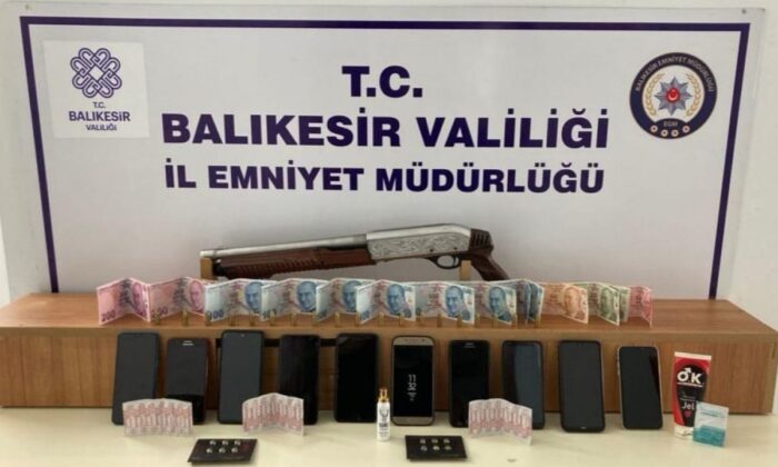 Balıkesir’de fuhuş operasyonu! 6 kişi yakalandı!.
